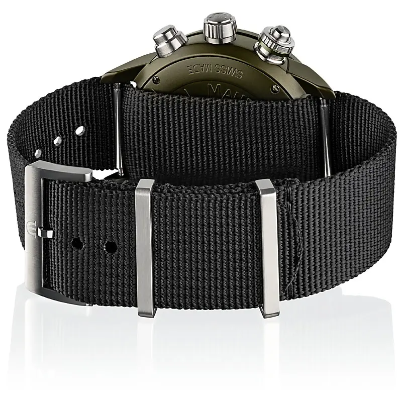Produktfoto Armbanduhr liegend Rückseite auf Armband